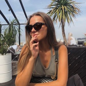 Meet your Posher, Annija